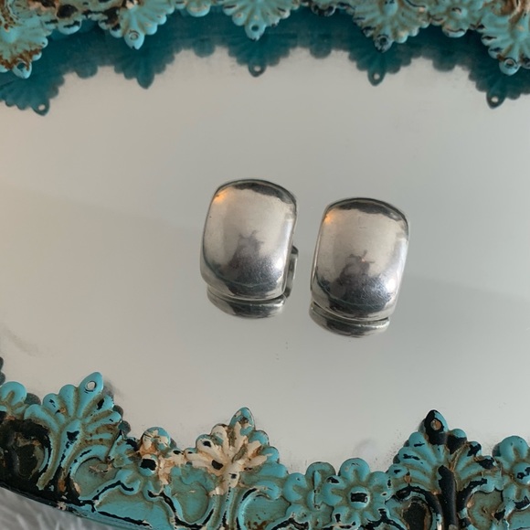 Large .925 Sterling Silver Earring - Picture 6 of 6